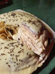 Krémes rakott palacsinta vanília öntettel